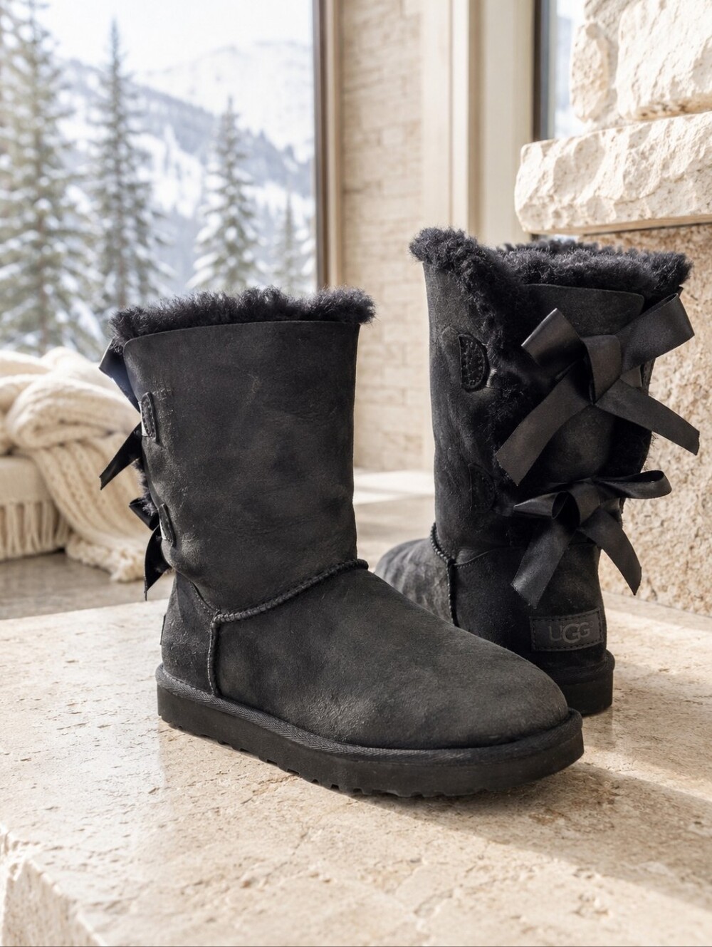 UGG Bailey Bow II Black Sheepskin Suede Boots Women’s 6 1016225